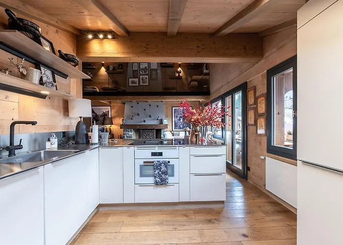 Modern And Bright In Centre