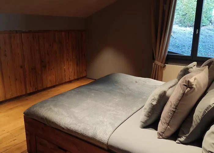 Modern And Bright In Centre